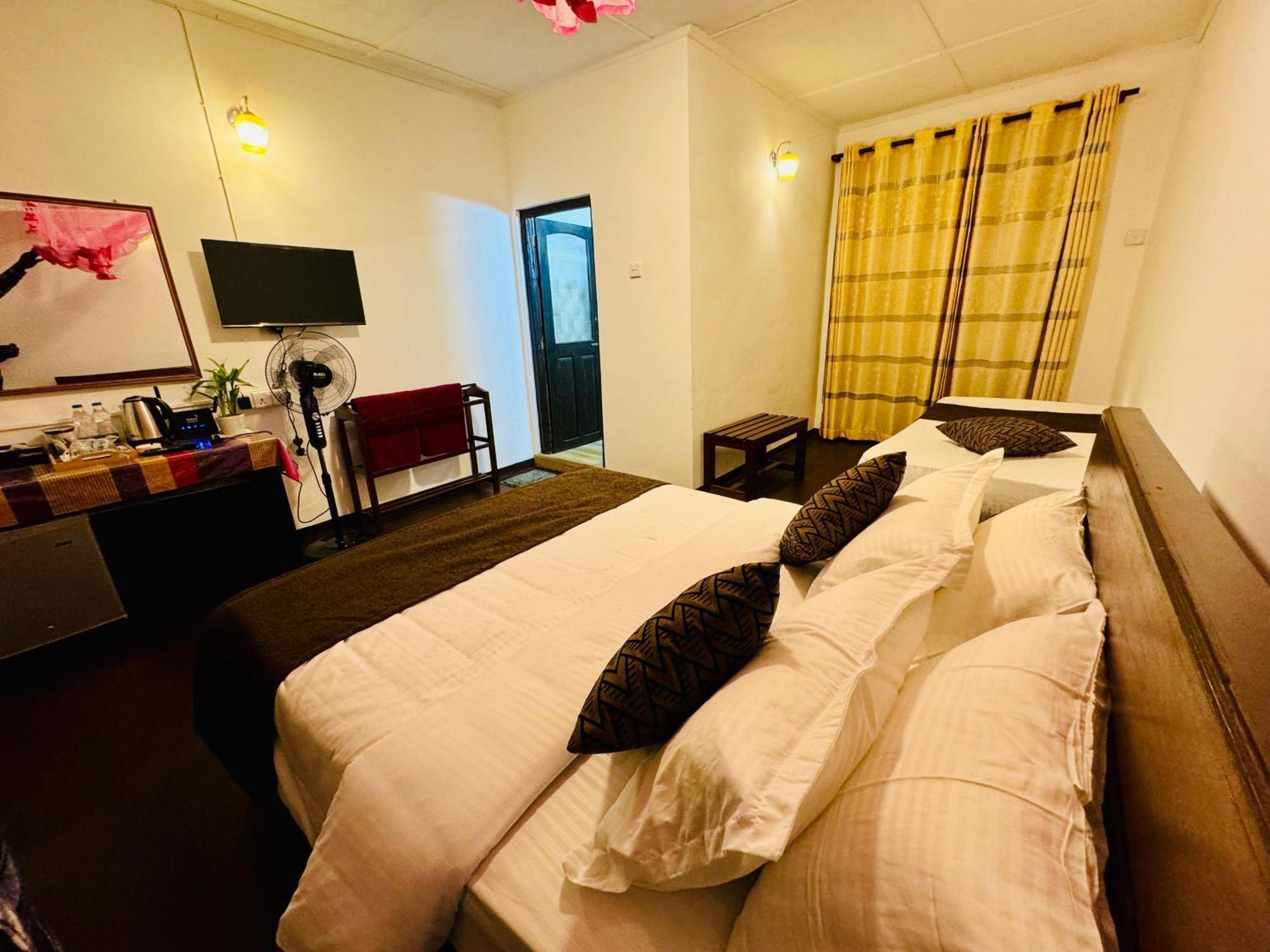 Rock Grand View Hotel Ела Екстериор снимка