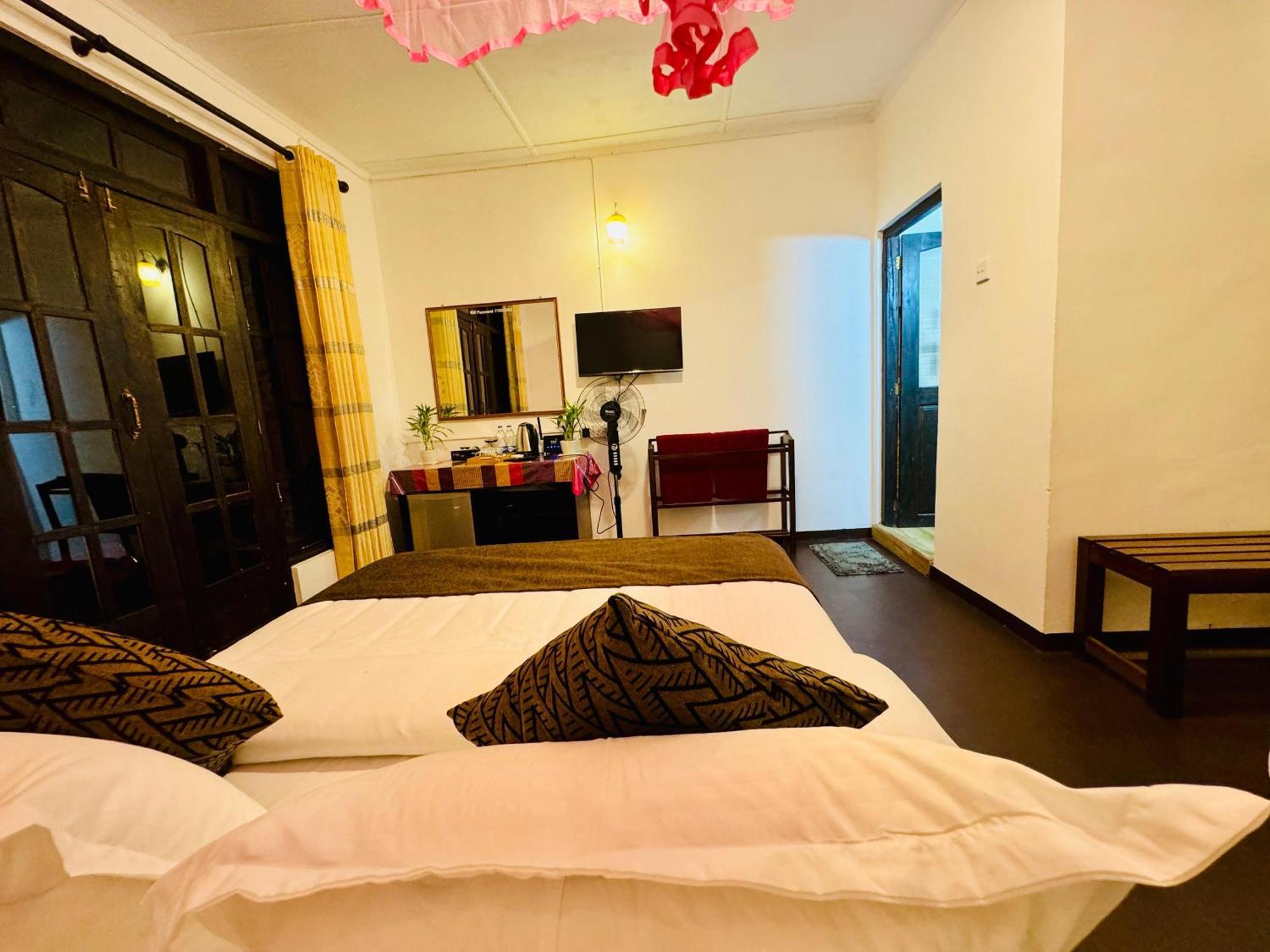 Rock Grand View Hotel Ела Екстериор снимка