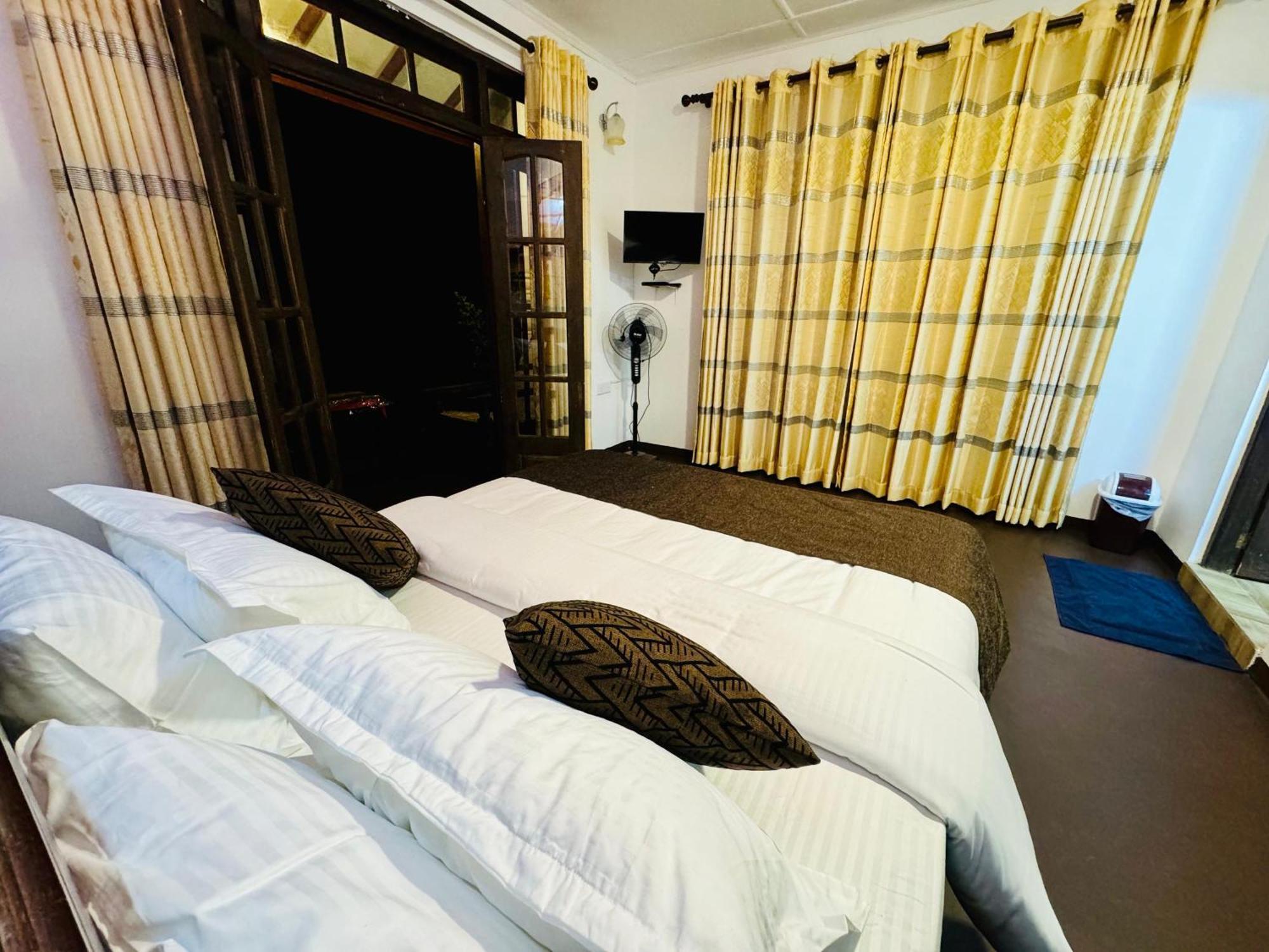 Rock Grand View Hotel Ела Екстериор снимка