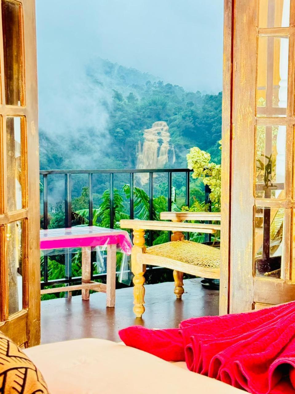 Rock Grand View Hotel Ела Екстериор снимка